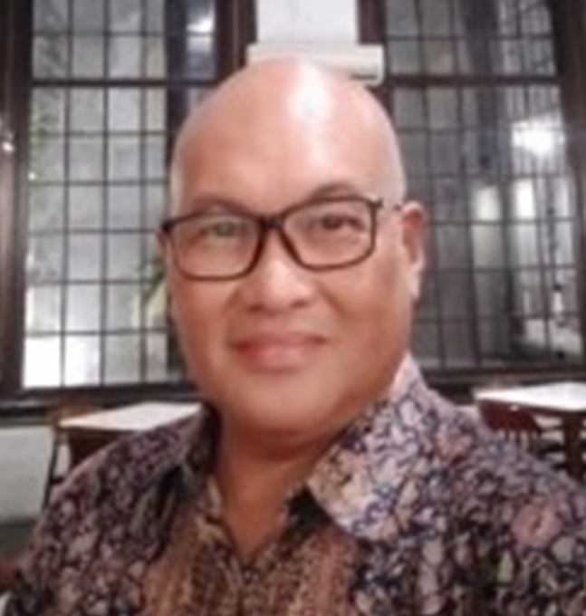 Dr. Oswar Mungkasa